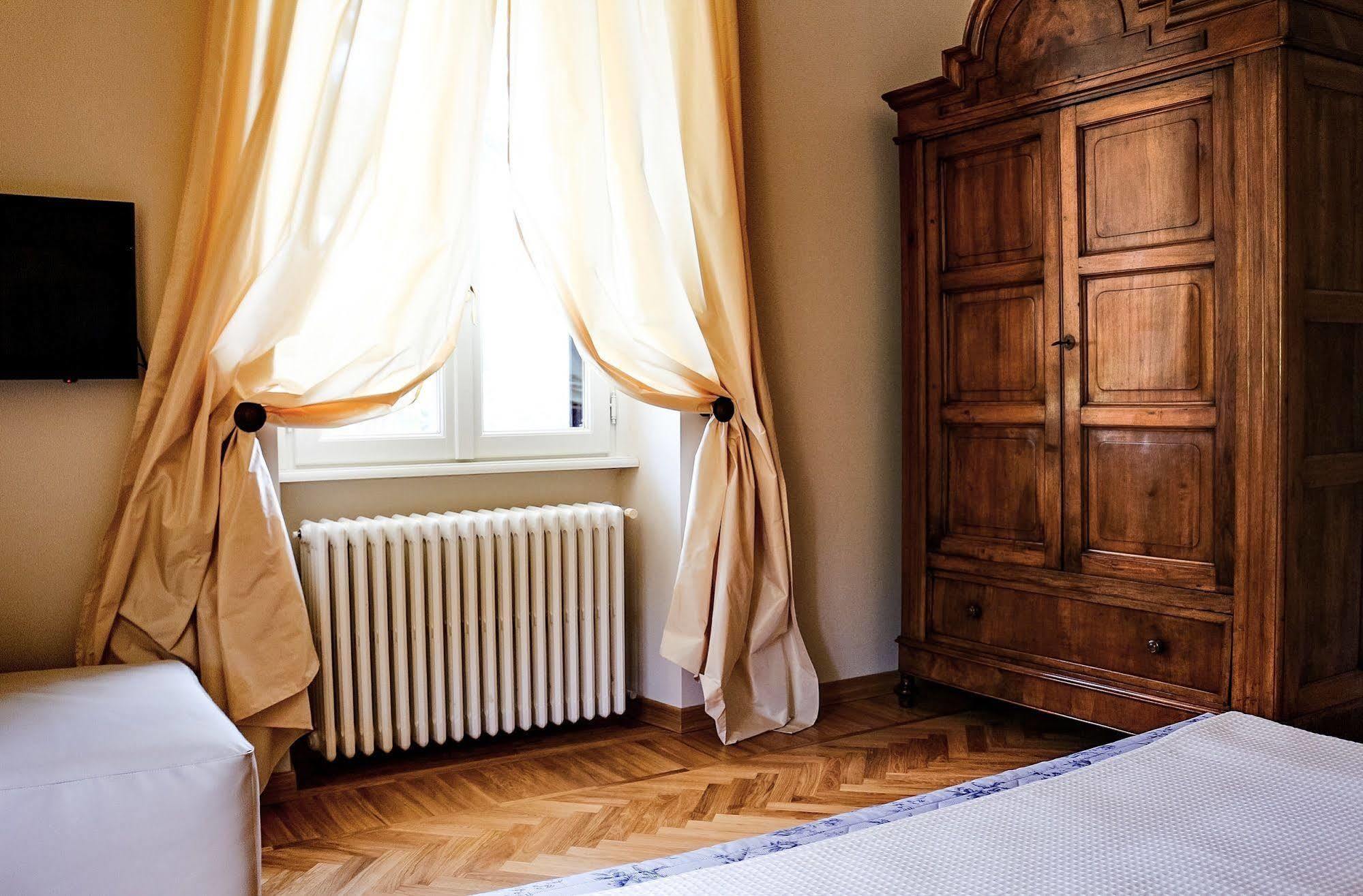 Villa Chiara B&B Biandronno Eksteriør billede