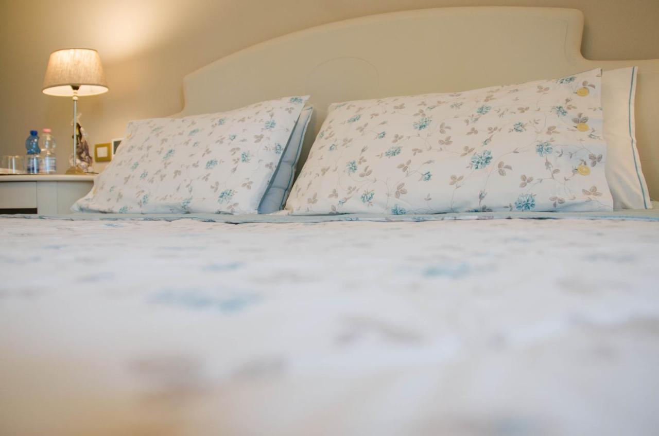 Villa Chiara B&B Biandronno Eksteriør billede